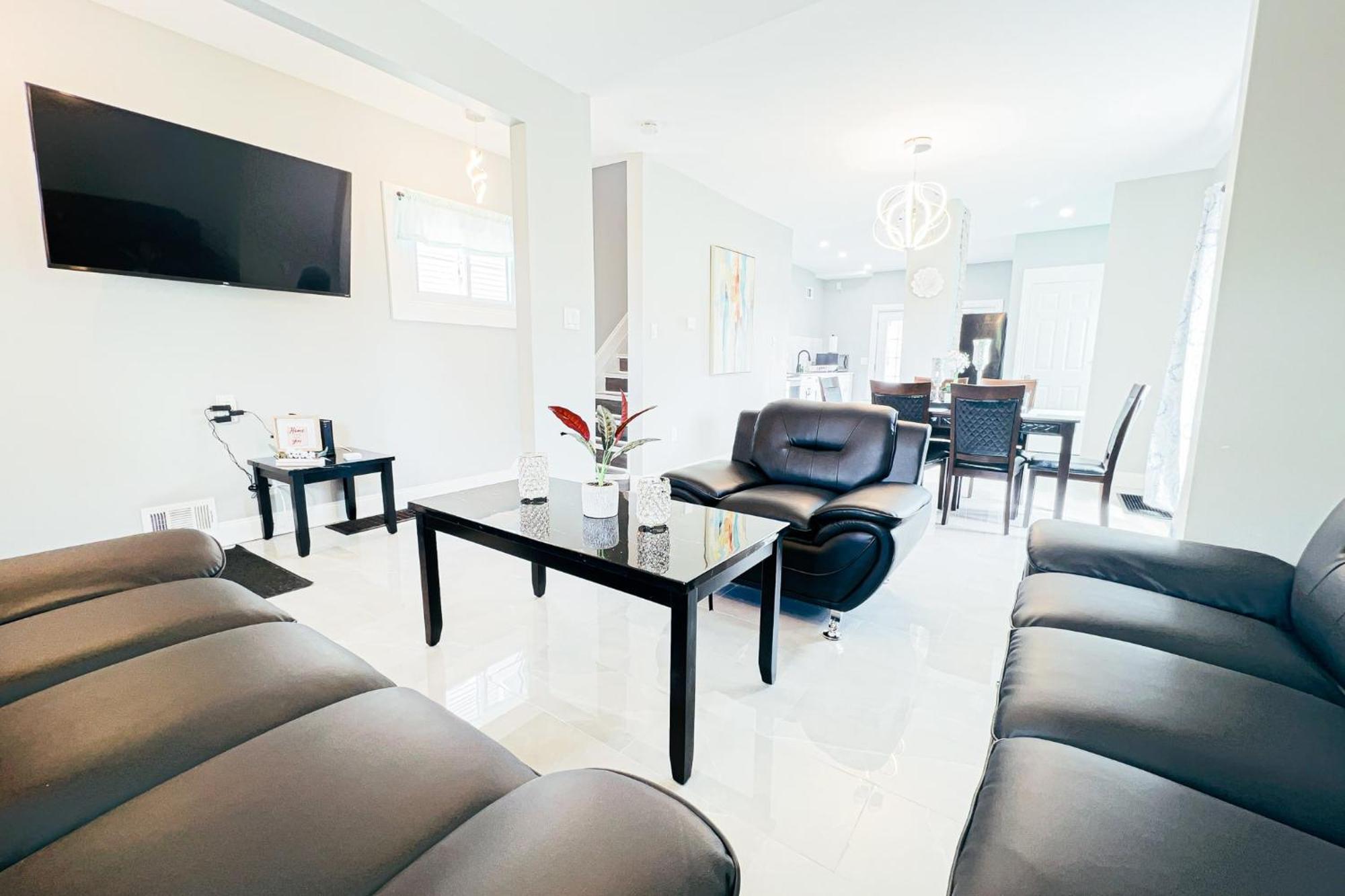2 Homes, 1 Stay-7Br Niagara Falls Compound מראה חיצוני תמונה