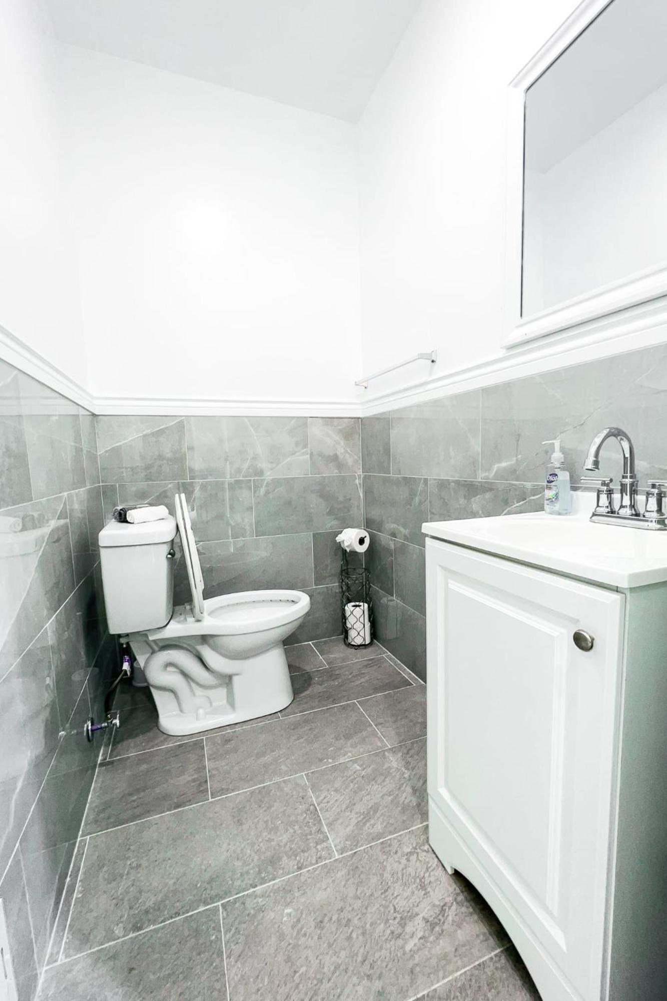 2 Homes, 1 Stay-7Br Niagara Falls Compound מראה חיצוני תמונה