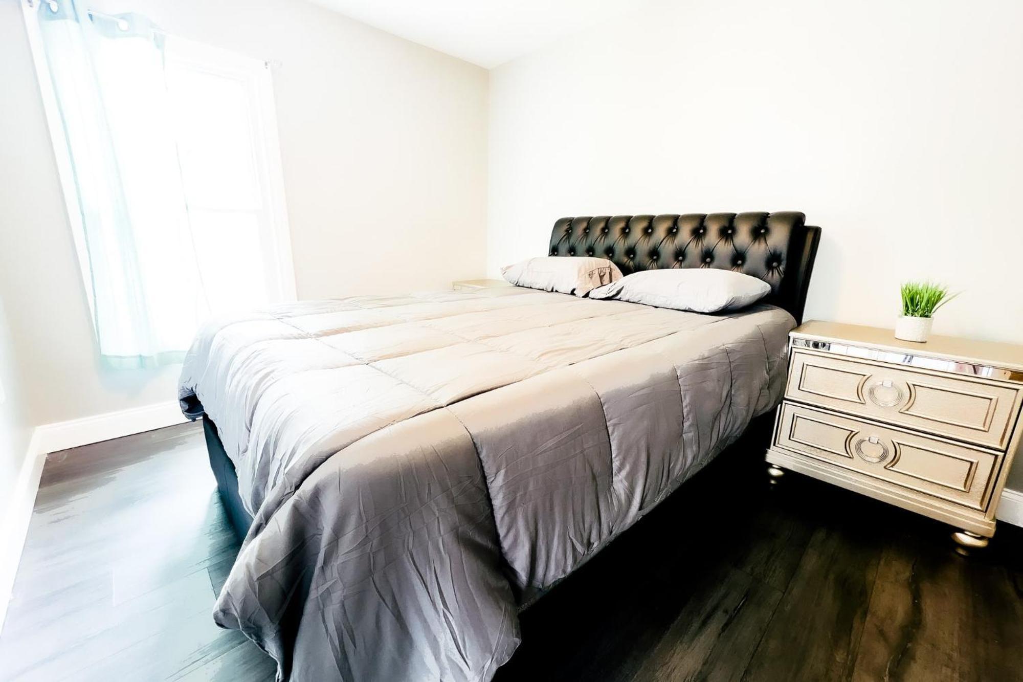 2 Homes, 1 Stay-7Br Niagara Falls Compound מראה חיצוני תמונה