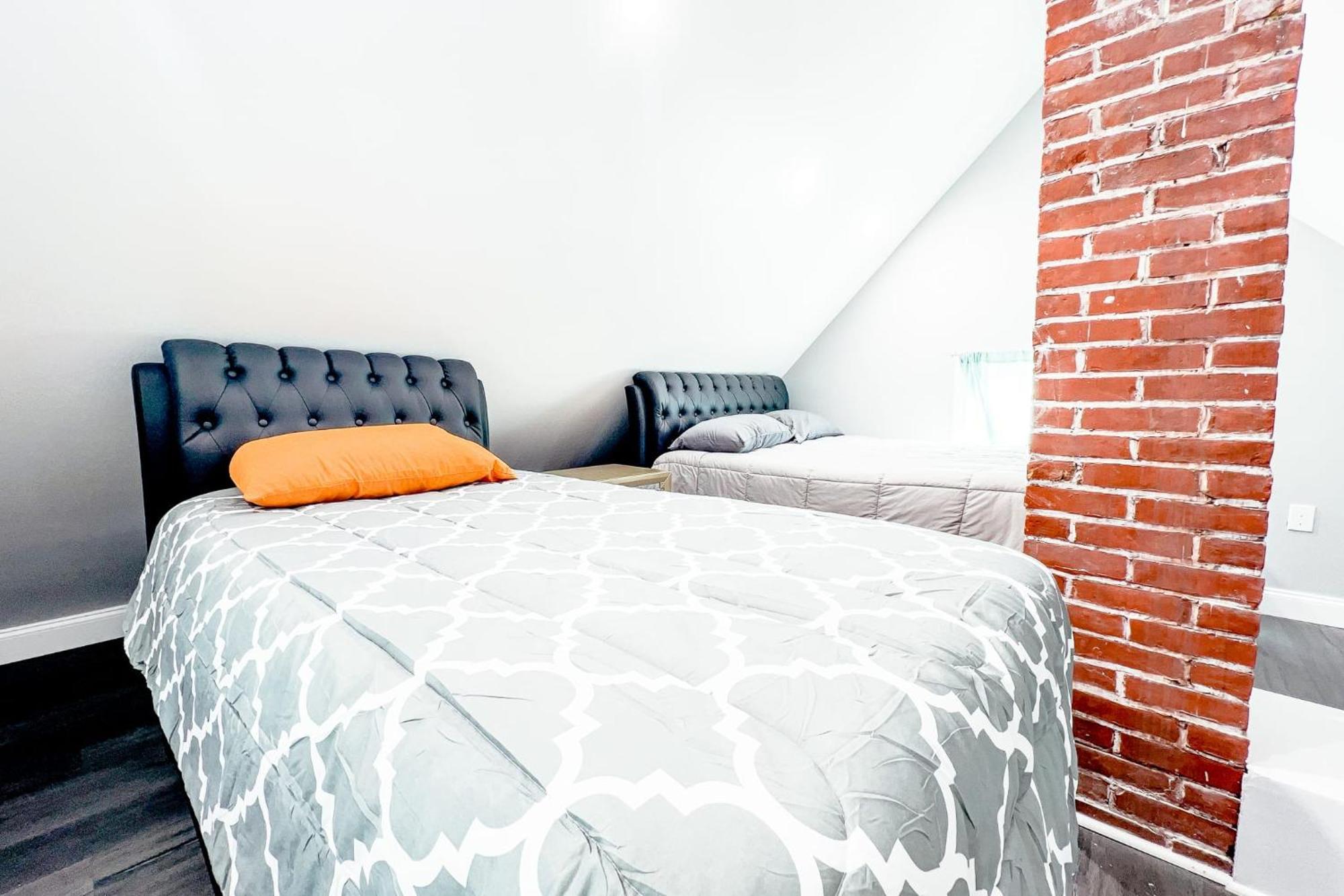 2 Homes, 1 Stay-7Br Niagara Falls Compound מראה חיצוני תמונה